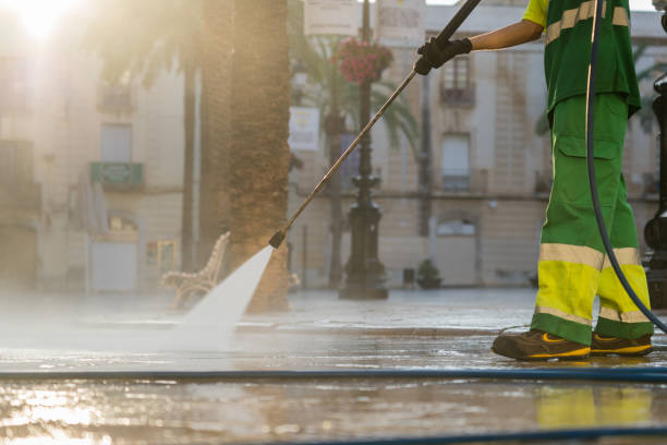 Best Animal Enclosure Cleaning  in St John, KS
